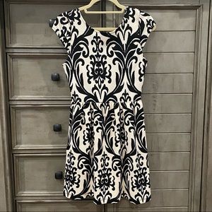 Buttons for Francesca’s Black & White Damask Dress